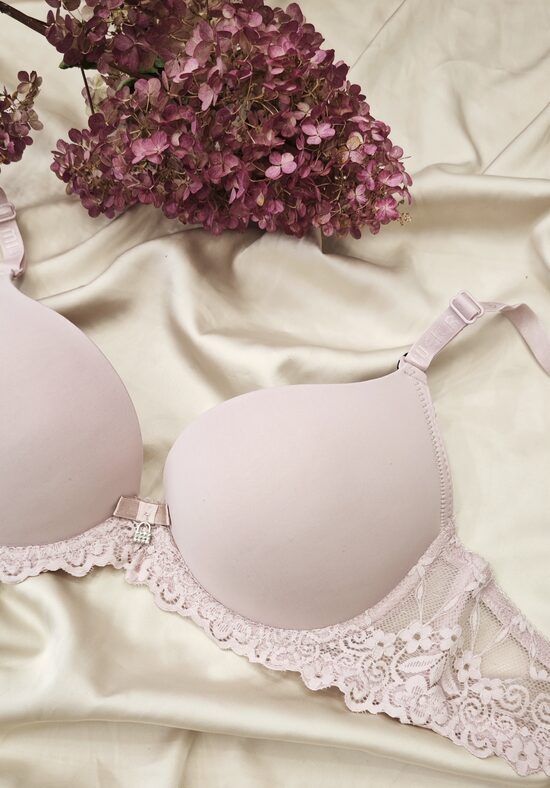 B dydžio rožinė lygi liemenėlė be push up