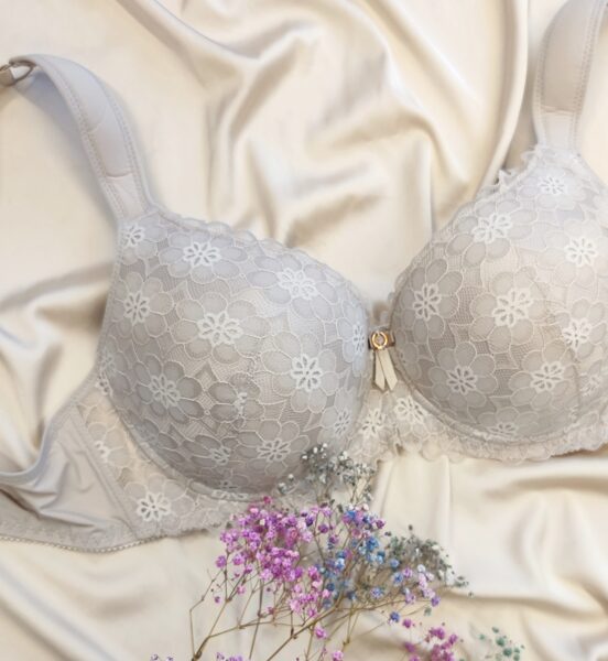 95D, 100D dydis: pilkšva liemenėlė plačiomis petnešomis