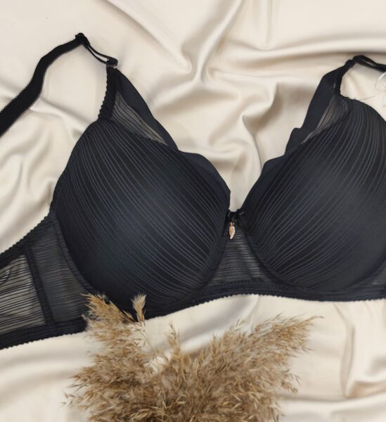 D/E dydis: juoda liemenėlė 2403