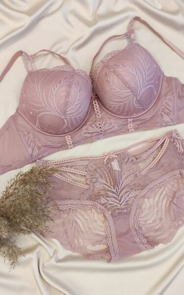 Rožinis komplektukas su juostelėmis