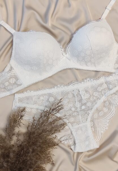 Baltas komplektukas be lankelių